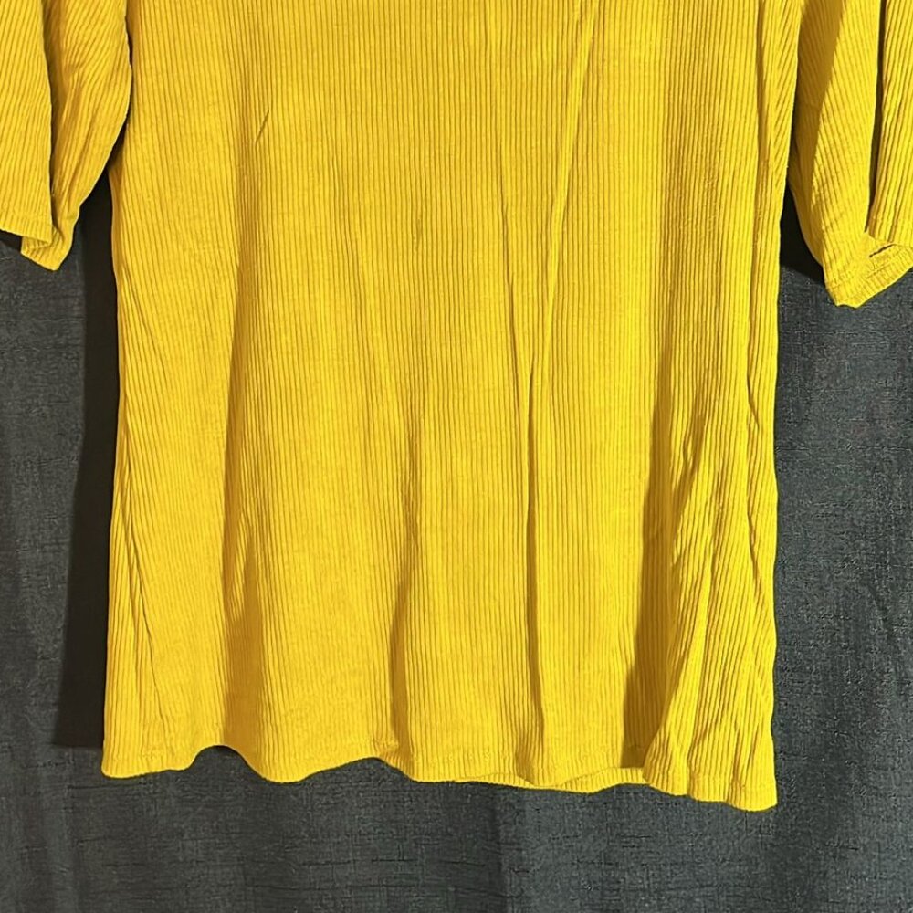 Yellow blouse - Picture 3 of 3